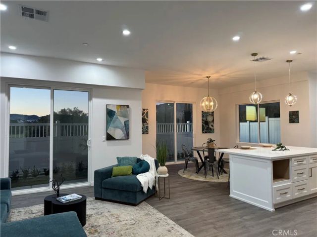 12511 N Haleh Lane 12509, Sylmar, CA 91342