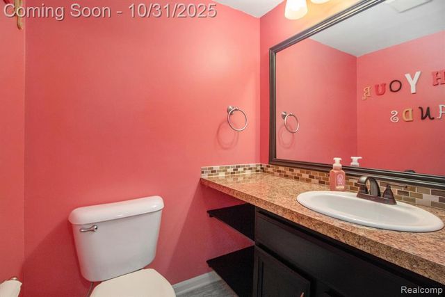 7860 Rivergate Drive, Westland, MI 48185