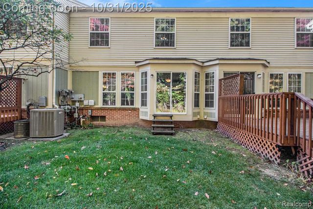 7860 Rivergate Drive, Westland, MI 48185