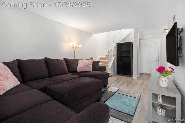 7860 Rivergate Drive, Westland, MI 48185