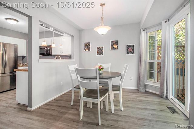 7860 Rivergate Drive, Westland, MI 48185