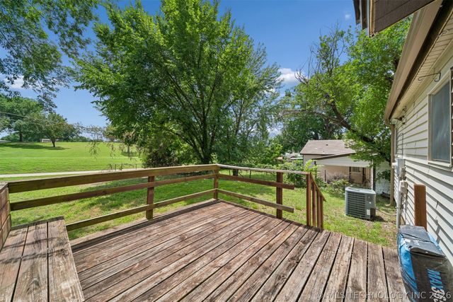 1006 Forest Drive, Sand Springs, OK 74063