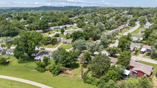 1006 Forest Drive, Sand Springs, OK 74063