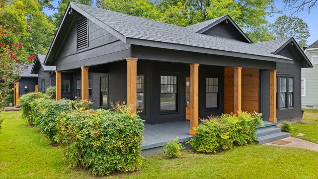 516 N Johnson Street, Mineola, TX 75773