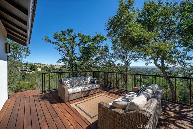 34 Terrace Hill Dr, Paso Robles, CA 93446