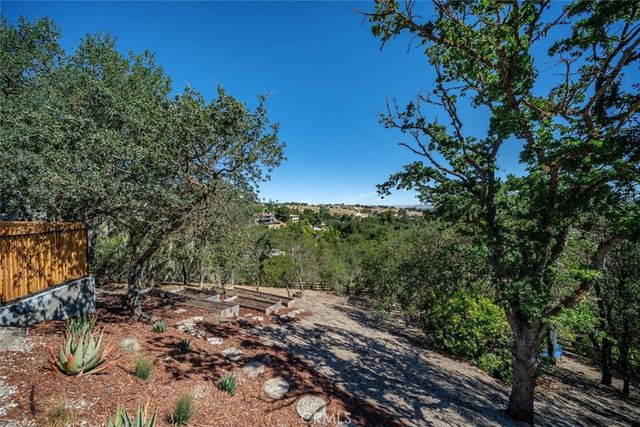 34 Terrace Hill Dr, Paso Robles, CA 93446