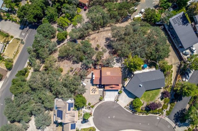 34 Terrace Hill Dr, Paso Robles, CA 93446