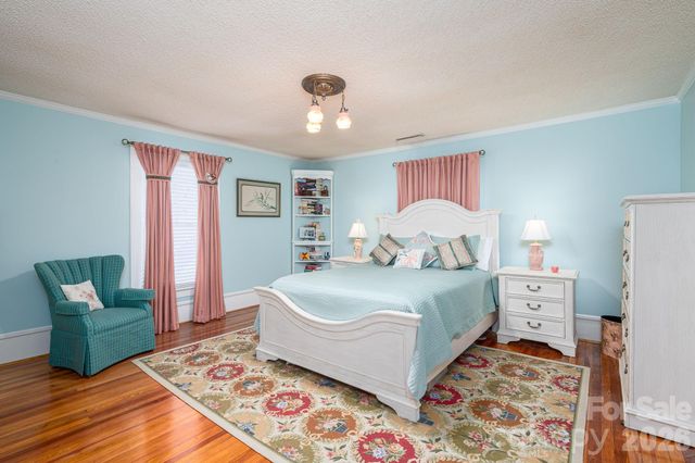 314 S Cedar Street, Lincolnton, NC 28092