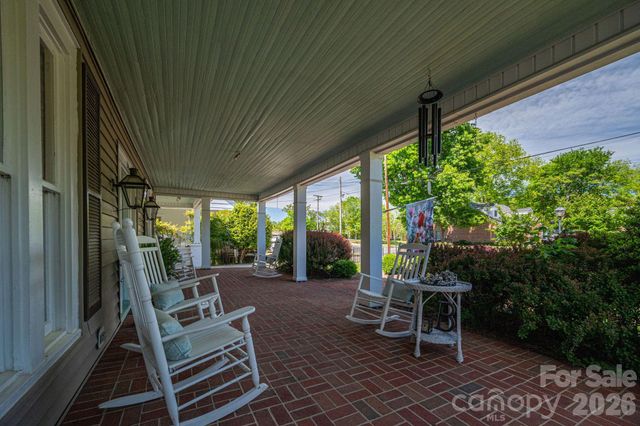314 S Cedar Street, Lincolnton, NC 28092