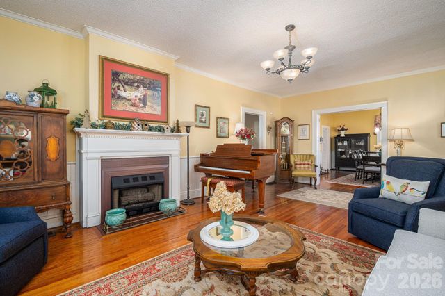 314 S Cedar Street, Lincolnton, NC 28092