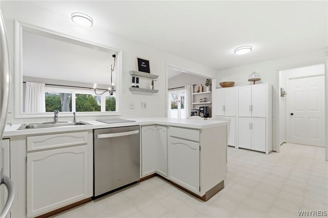 80 Andover Lane, Amherst, NY 14221