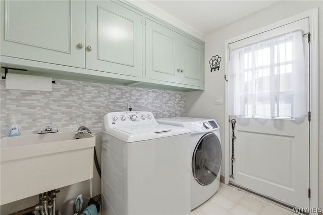 80 Andover Lane, Amherst, NY 14221