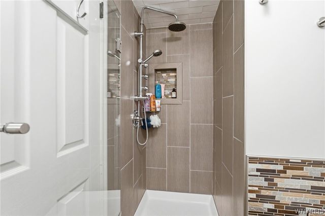 80 Andover Lane, Amherst, NY 14221