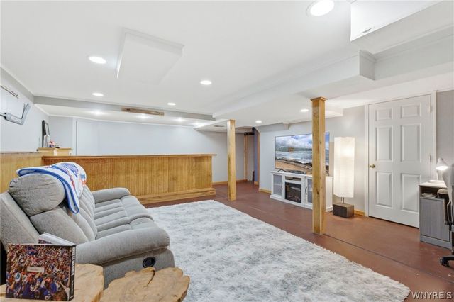 80 Andover Lane, Amherst, NY 14221