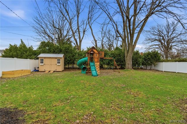 80 Andover Lane, Amherst, NY 14221