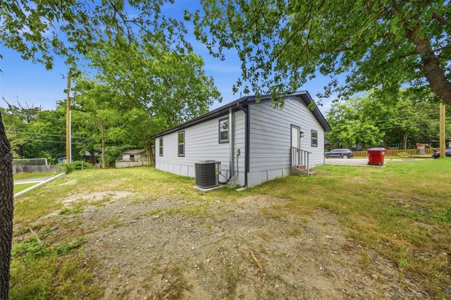 500 S 4th Street, Bonham, TX 75418