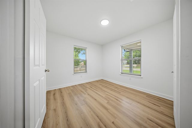 500 S 4th Street, Bonham, TX 75418