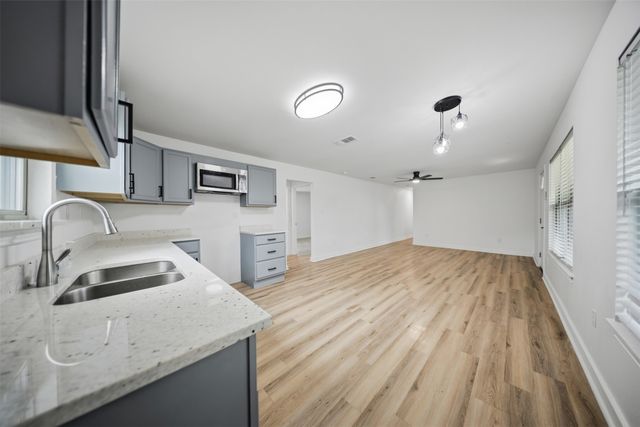 500 S 4th Street, Bonham, TX 75418