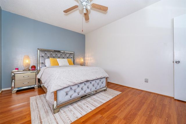 2257 NW 77th Terrace, Pembroke Pines, FL 33024