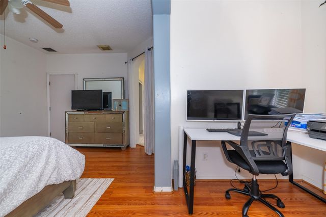 2257 NW 77th Terrace, Pembroke Pines, FL 33024