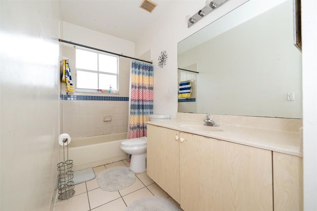 2257 NW 77th Terrace, Pembroke Pines, FL 33024