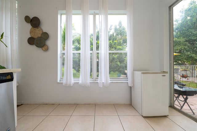 2257 NW 77th Terrace, Pembroke Pines, FL 33024