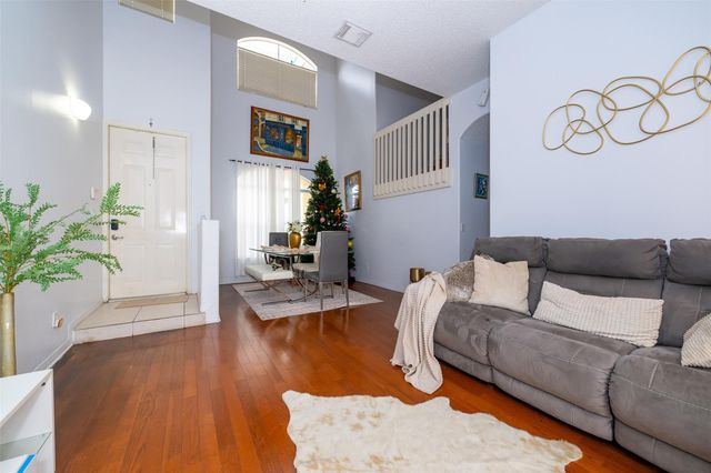 2257 NW 77th Terrace, Pembroke Pines, FL 33024