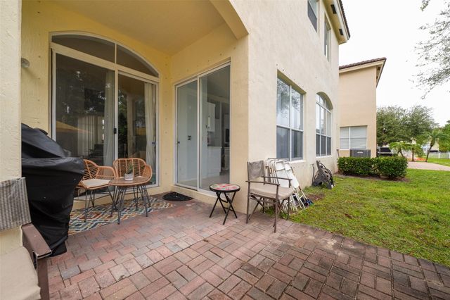 2257 NW 77th Terrace, Pembroke Pines, FL 33024