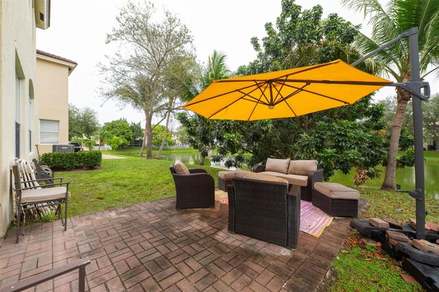 2257 NW 77th Terrace, Pembroke Pines, FL 33024