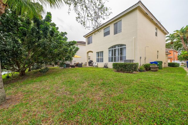 2257 NW 77th Terrace, Pembroke Pines, FL 33024