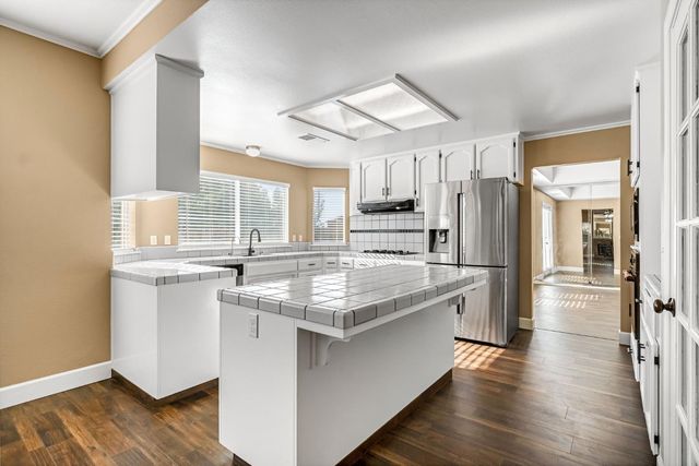 2034 Wrenwood Avenue, Clovis, CA 93611