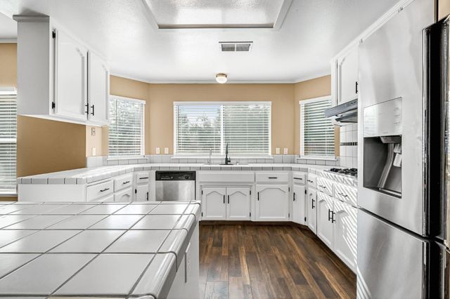 2034 Wrenwood Avenue, Clovis, CA 93611