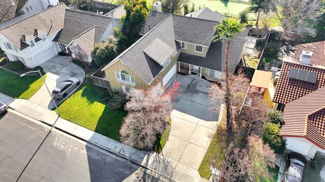 2034 Wrenwood Avenue, Clovis, CA 93611