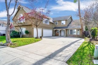2034 Wrenwood Avenue, Clovis, CA 93611