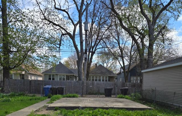 11733 S Stewart Avenue, Chicago, IL 60628