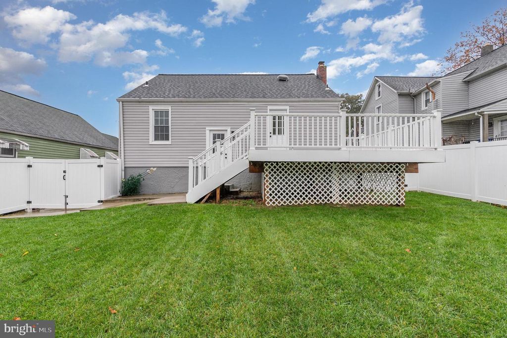 Image 26 of property listing at 3010 CALIFORNIA AVE, Parkville, MD 21234