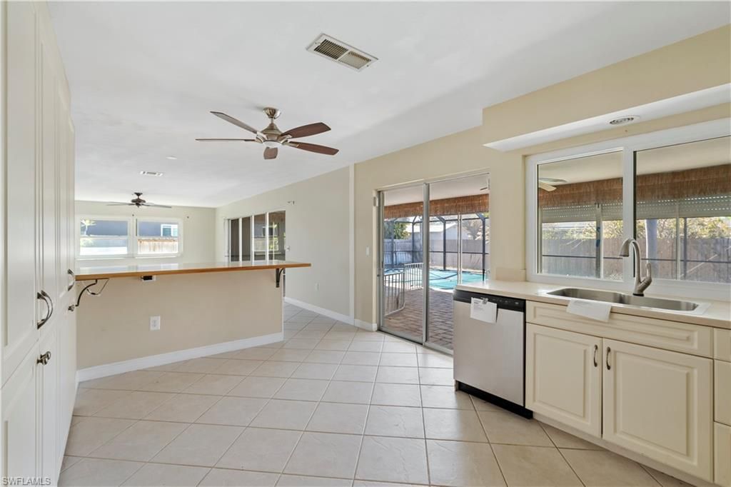 2366 Woodland TER, FORT MYERS, FL 33907 — photo 4