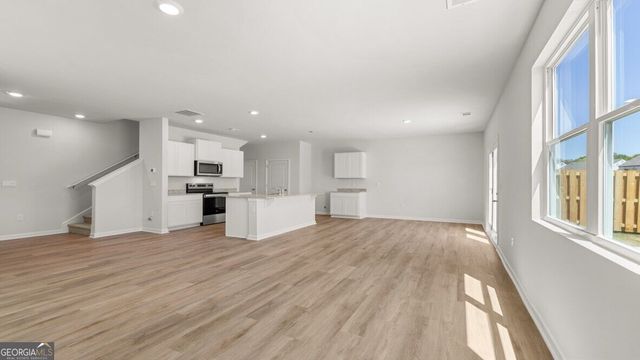 332 Creekview Way, Dallas, GA 30132