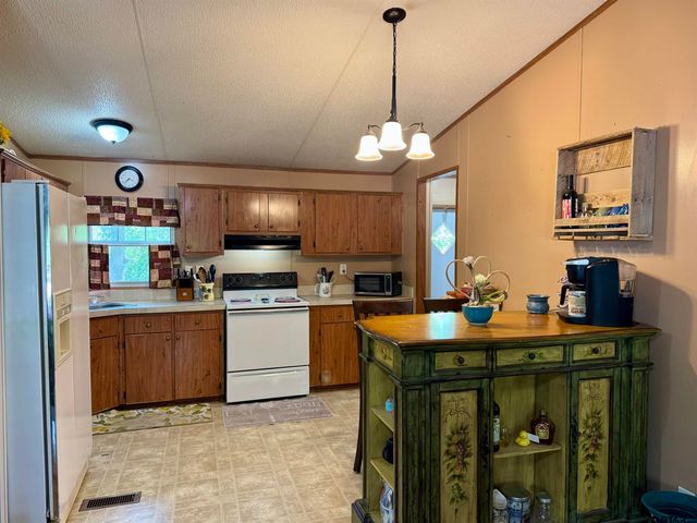7560 Forest Hill, Frankston, TX 75763