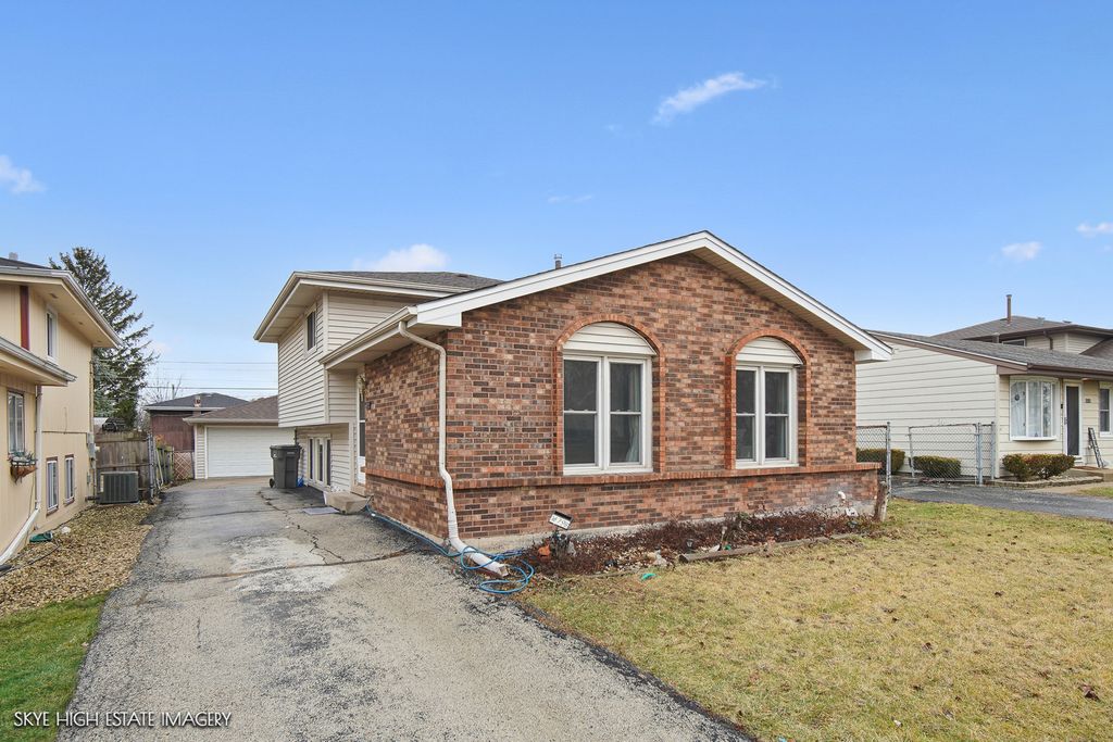 16798 91ST Avenue, Orland Hills, IL 60477