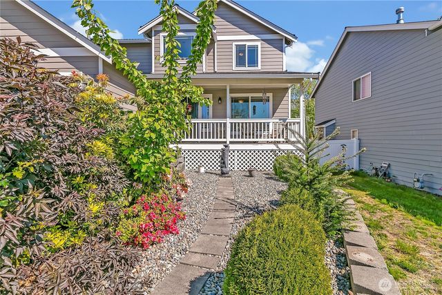 494 Flower Meadows Street, Port Orchard, WA 98366