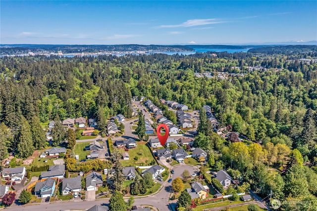 494 Flower Meadows Street, Port Orchard, WA 98366