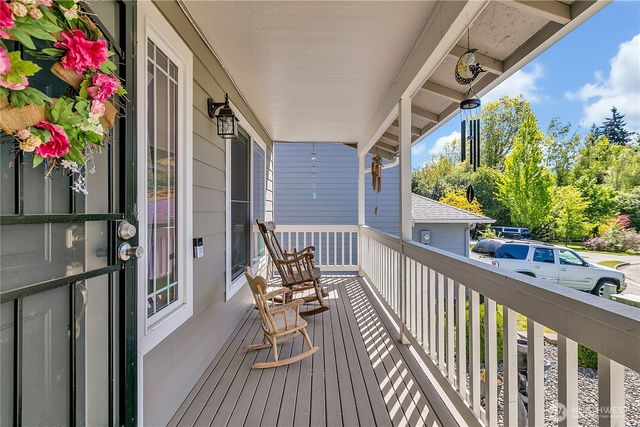 494 Flower Meadows Street, Port Orchard, WA 98366