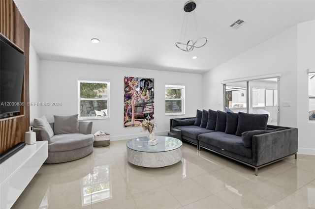 3540 N Park Rd, Hollywood, FL 33021