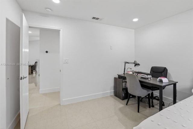 3540 N Park Rd, Hollywood, FL 33021