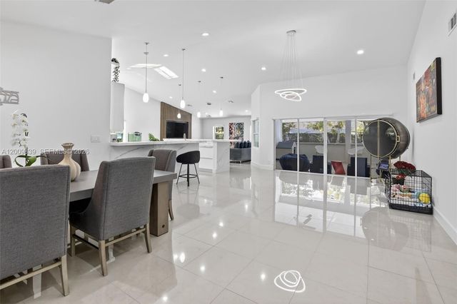 3540 N Park Rd, Hollywood, FL 33021