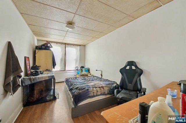 17 Myrtle Avenue, Jersey City, NJ 07305