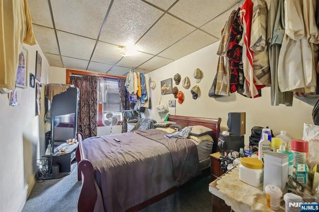 17 Myrtle Avenue, Jersey City, NJ 07305