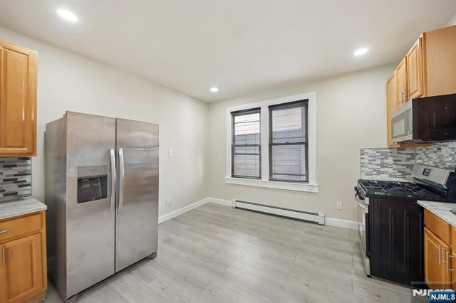 17 Myrtle Avenue, Jersey City, NJ 07305