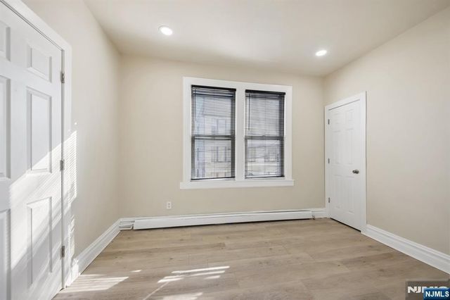 17 Myrtle Avenue, Jersey City, NJ 07305